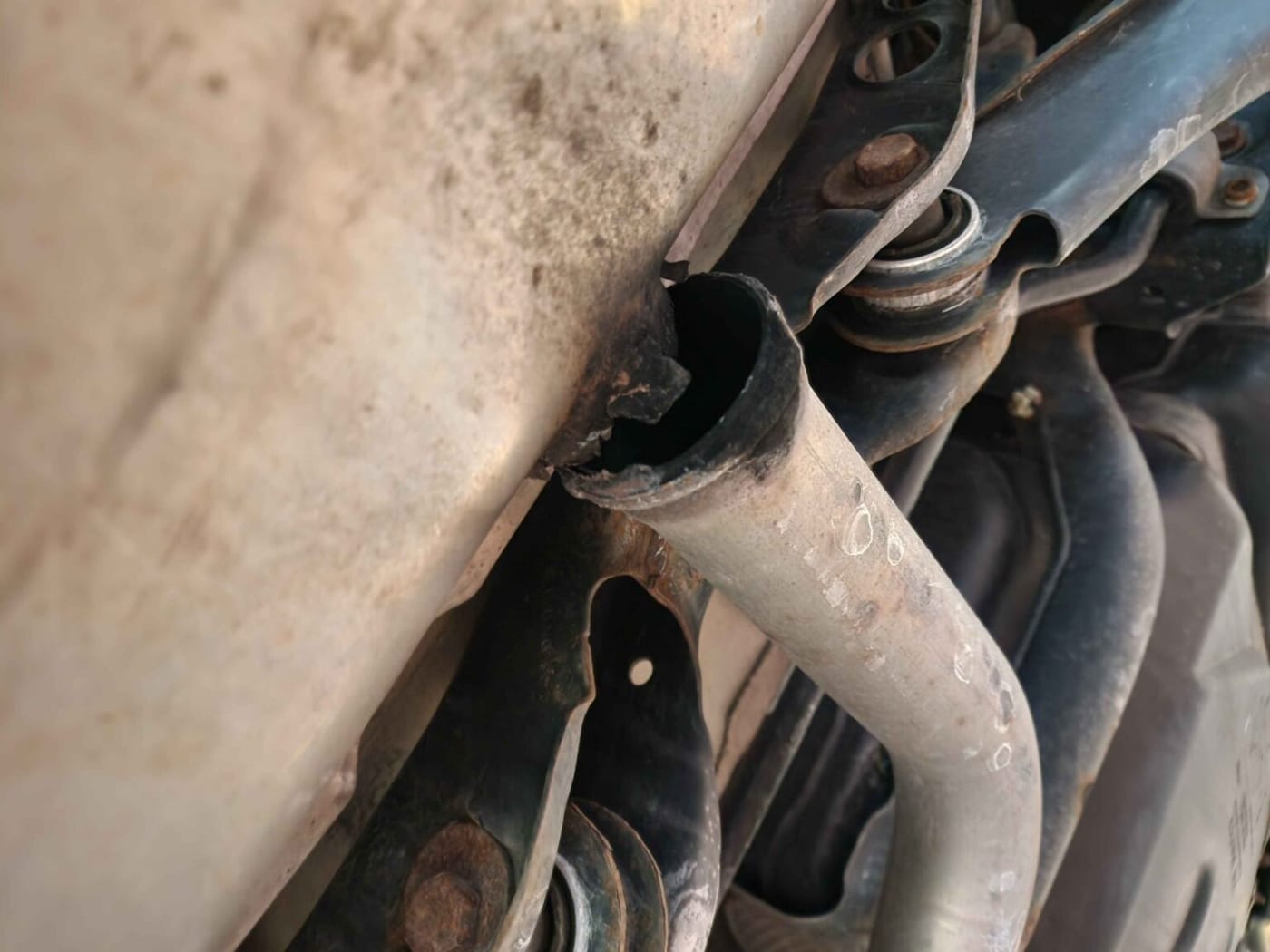 A Broken or Leaking Exhaust Could Cause an MTO Safety Inspection Failure