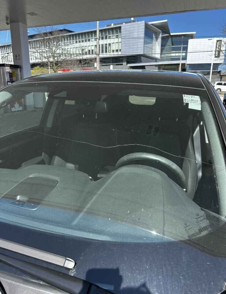 A Cracked Windshield Could Cause an MTO Safety Inspection Failure